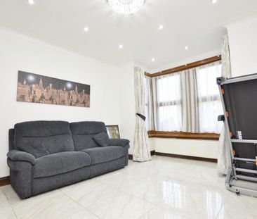 3 bedroom House To Let - Photo 2