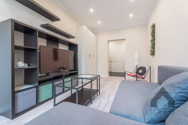 Piękna i wyposażona kawalerka w centrum Jaworzna do wynajęcia | Spacer 3D - Фото 1