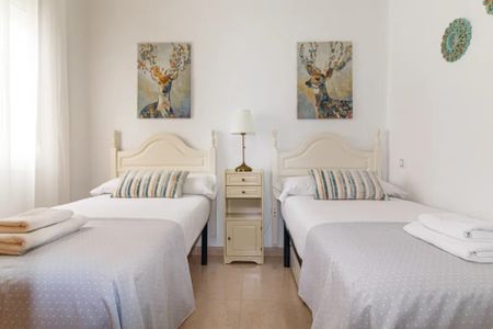 Calle Nicasio Gallego, Sevilla, Andalusia 41008 - Photo 4