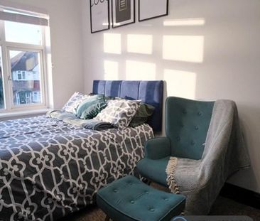 3 bedroom flat to rent - Photo 4