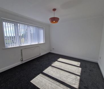 Sweet Briar Lane, West Cross, SA3 5JJ, Swansea - Photo 1