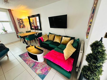 2 Bed End Terrace, Brighton, BN1 - Photo 2