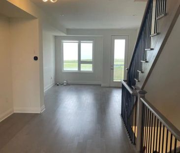 Condo Townhouse For Lease | E9039046 - Photo 1