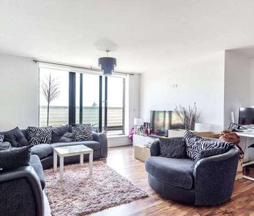 Oak House, Victory Park Road, Addlestone, Surrey, KT15 - Photo 1