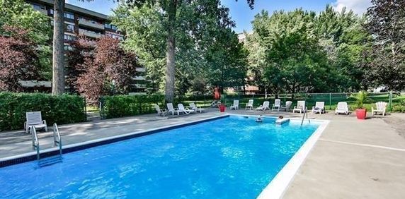 TOUT INCLUS, MEUBLÉ, Grand condo 3et1/2 830p.ca à louer, 1748$, St-Lambert - Photo 2