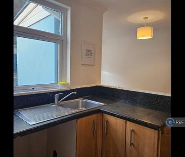 3 bedroom terraced house to rent - Photo 6