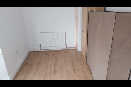 1 Bed Flat, Chequer Street, LU1 - Photo 2