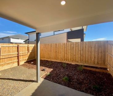 Modern Townhouse - Photo 6