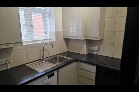 2 Bed Flat, Rivermead House, E9 - Photo 5