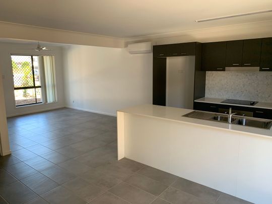 WELL APPOINTED MODERN TOWN HOUSES AVAILABLE 10/01/2026 - Photo 1