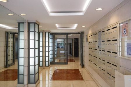 location Appartement T4 DE 91.3m² À PARIS - Photo 5