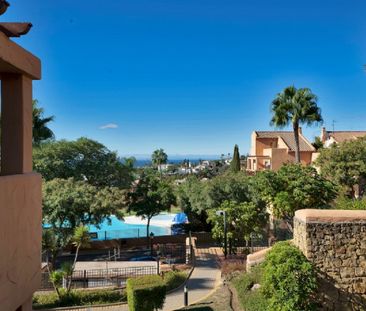 2 Bedroom Apartment For Rent in Marbella, Málaga - Photo 1
