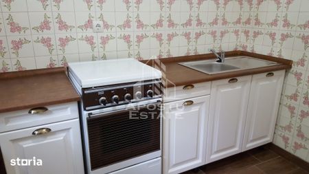 Apartament cu 2 camere decomandat, zona Spitalului Judetean - Fotografie 4