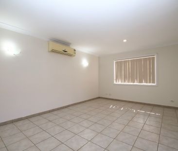 Charming 3 Bedroom, 2 Bathroom House in Chester Hill - Available Now! - Photo 3