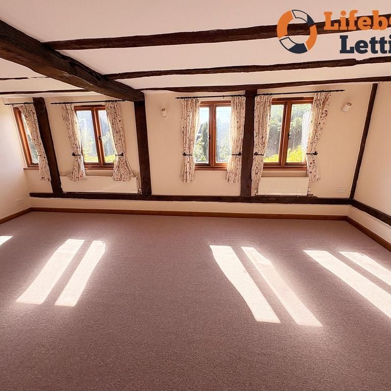 4 bedroom end of terrace house to rent - Photo 1