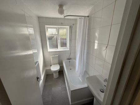 One Bedroom Apartment to Rent in Guildford - Photo 5