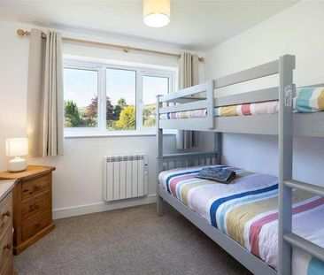 Lansdown Gardens, Chillerton, Newport, PO30 - Photo 2