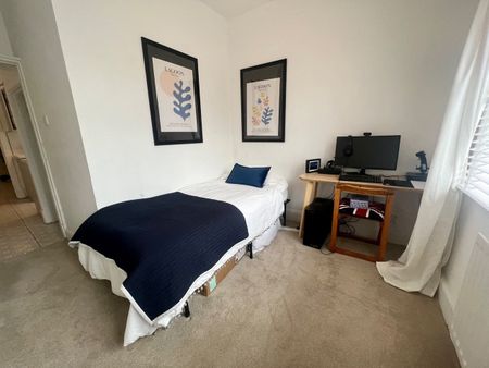 2 Bed Maisonette, Otley Road, LS16 - Photo 5