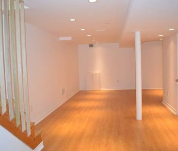 Bright Fully Renovated Clean Studio Basement Apartment - Photo 4