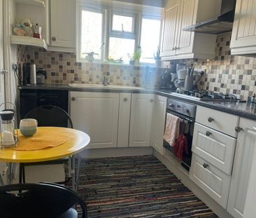 Room in a Shared Flat, Tivendale, N8 - Photo 1