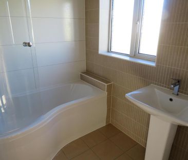 3 bedroom house to rent - Photo 2