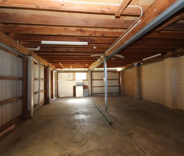 QUIET LOCATION - 3 BEDROOM HIGHSET - Photo 6