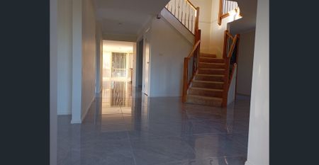 Double storey home in cul de sac - Photo 3