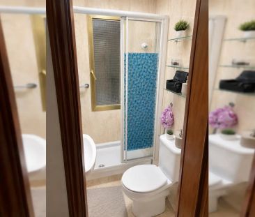 Room in a shared 6-bedroom apartment for rent in Palos de Moguer, bills included, perfect for professionals and students - Photo 5