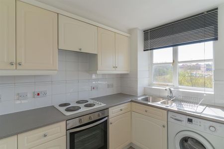 2 bedroom apartment to rent - Photo 4