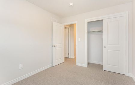 For Lease - 83 Sycamore Street, Welland, Ontario - Photo 4