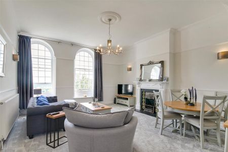 4 bedroom terraced house to rent - Photo 2