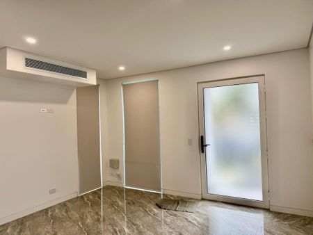 Brand New Luxury Double Storey Home - Photo 4