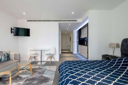 Studio to rent - Photo 2