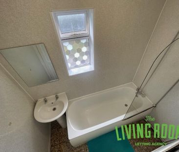 5 bedroom house to rent - Photo 2