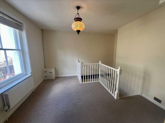 2 bedroom maisonette to rent - Photo 1
