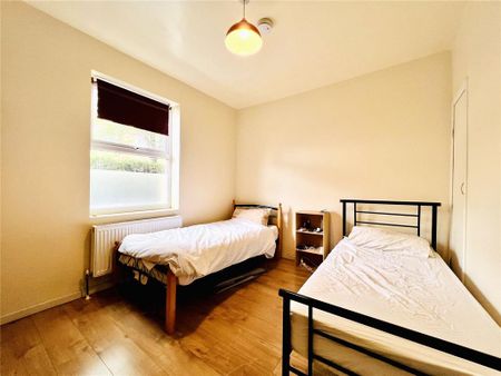 4 bedroom terraced house to rent - Photo 4