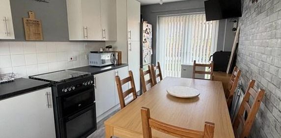 3 bedroom detached house to rent - Photo 2