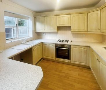 3 bedroom semi-detached house to rent - Photo 6