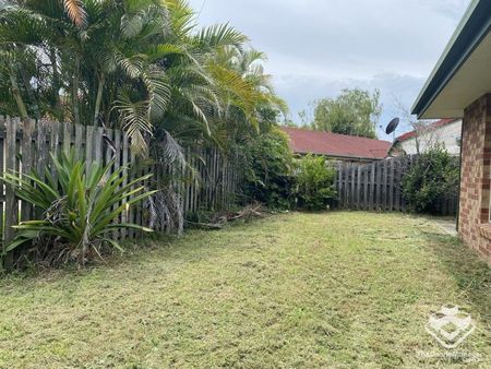 Cosy 2-Bedroom Unit in Quiet Redbank Plains Location - Photo 4