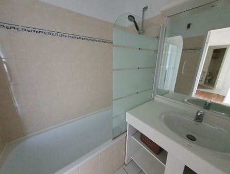 Location Appartement 3 pièces 76m² - Photo 5