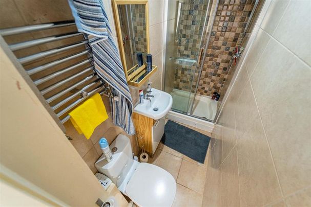 6 bedroom house to rent - Photo 1