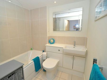 Flat to rent on - Photo 4