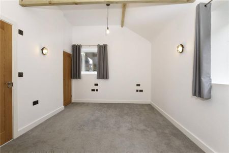 4 bedroom detached house to rent - Photo 3