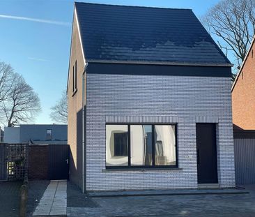 Gerenoveerde woning met twee slaapkamers en koer - Foto 1