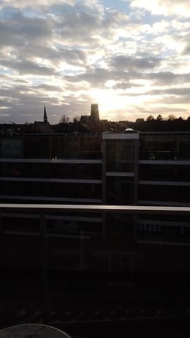 Ruim Residentie met voor-en achteraan Terras - Foto 3