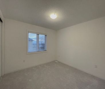 For Lease - 65 Kirkwood Way, Barrie, Ontario - Photo 2