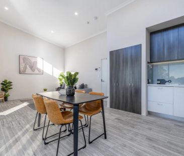 Luxury Furnished Apartment - Photo 4