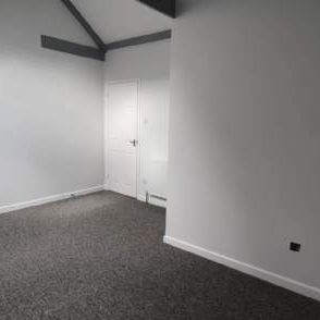 2 bedroom property to rent in Chard - Photo 1