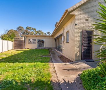 SIZEABLE CENTRAL FAMILY HOME - Photo 6