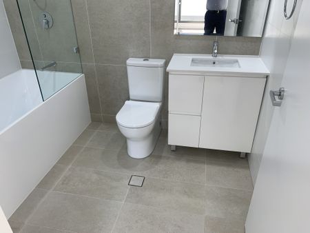 Luxury Modern Two Bedroom Unit on 18th Floor - Photo 4